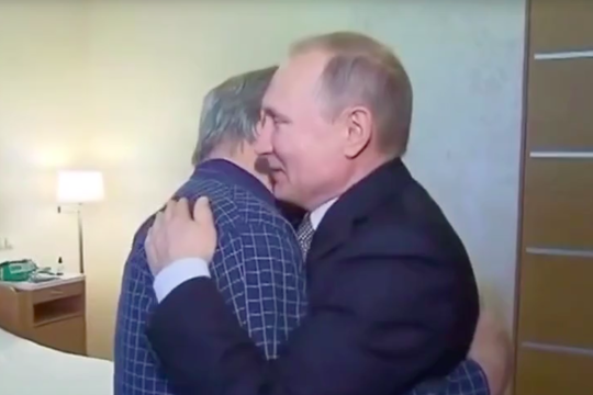 Владимир Путин навестил Шаймиева в больнице