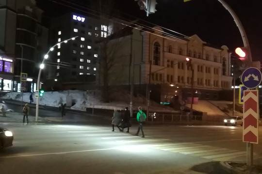 В Казани на улице Пушкина подсветили зебру