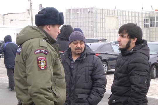 Полицейские Казани провели миграционный рейд по рынкам города