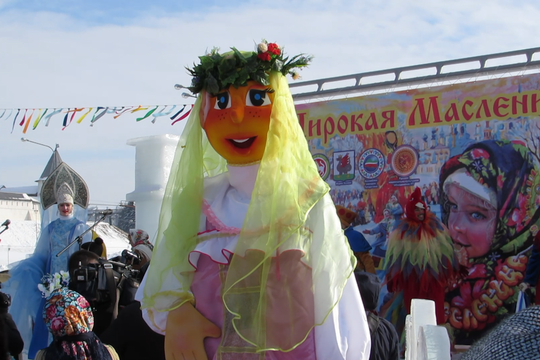 В Казани отмечают Масленицу