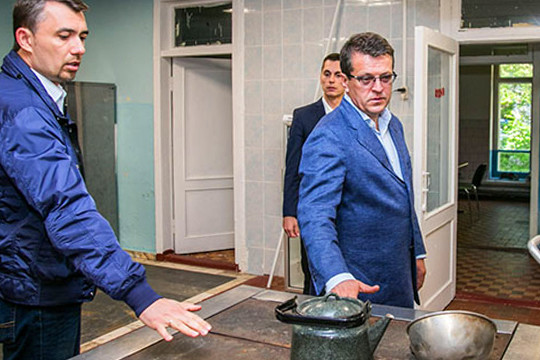 «Ни одного лагеря не осталось в собственности муниципалитета у наших соседей. Ни одного!»
