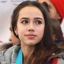 Алине Загитовой в присутствии Синдзо Абэ вручили щенка акита-ину за победу на Олимпиаде