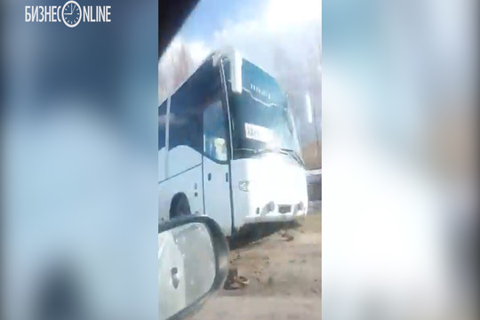 В Татарстане пассажирский автобус съехал в кювет