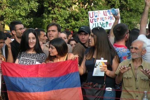 В Армении продолжаются акции протеста