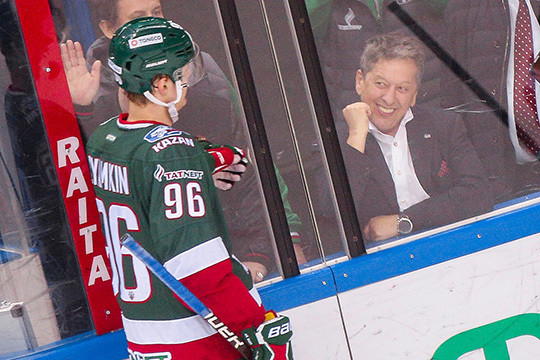 Первый матч «Ак Барса» и «Магнитки»: Казань проиграла в овертайме, а Билл «сорвался»