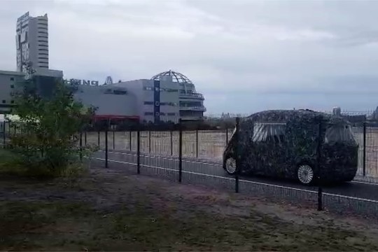 Первый беспилотный автобус проехался по набережной в Казани