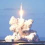 Илон Маск запустил в космос самую тяжелую ракету в мире Falcon Heavy под песню Боуи