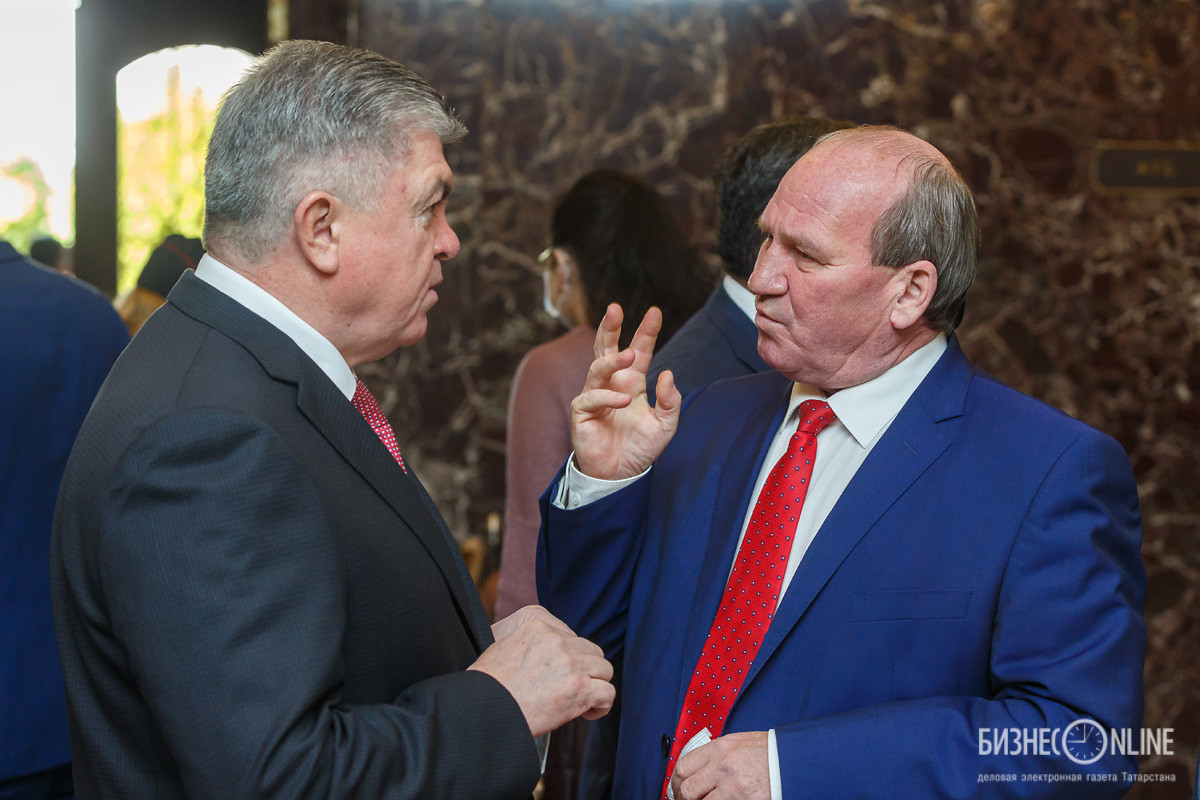 Мэр Набережных Челнов Наиль Магдеев (слева) и председатель Верховного суда РТ Ильгиз Гилазов