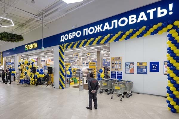 Мобильные сканеры, кассы самообслуживания и покупки на диване: как «Лента» зашла в KazanMall