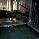 Во Владивостоке потолок в развлекательном комплексе «Акватория» рухнул на бассейн – трое в тяжелом состоянии