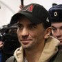 Абызов пришел в суд с улыбкой на лице – фото