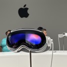 Apple представила шлем смешанной реальности Vision Pro почти за 300 тысяч рублей