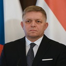 СМИ: У Фицо произошло кровоизлияние в брюшной полости, врачи не могут его остановить