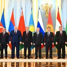 Песков: все лидеры СНГ поздравили Путина с днем рождения в Ново-Огарево