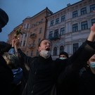 В Казани начались задержания митингующих в поддержку Навального