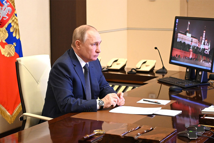 Главное к 19:00: Путин заявил, что Россия не будет «жить, согнув спину», Байден объяснил рекордную за 40 лет инфляцию в США