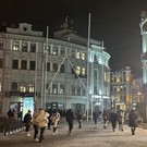 На Баумана в Казани начали устанавливать новогодние арки 