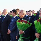 Минниханов с нацлидером туркменского народа возложил цветы к памятнику поэту Фраги (фото)