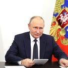 Путин объявил в России конкурс по семейным ценностям