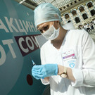 «Ъ»: Центр им. Чумакова приостановил выпуск вакцины «КовиВак»