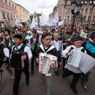 Сотни гармонистов прошлись по улицам столицы РТ: яркие фото
