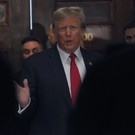 Трамп запустил собственную линию золотых кроссовок – их уже раскупили