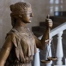 Суд арестовал счета бывшего замминистра обороны РФ Иванова по делу о получении взятки