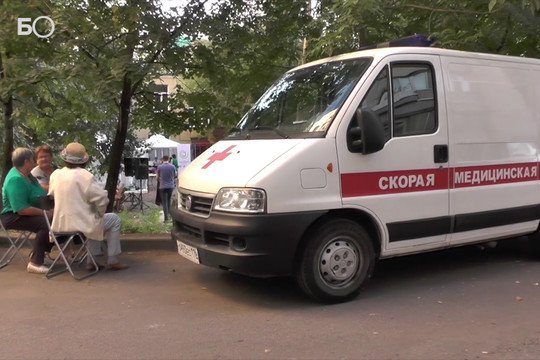 Во дворах Казани начали проводить бесплатные медосмотры