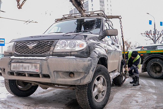 В Казани стартовали рейды ГИБДД против автохамов, бросивших машины на пути автобусов