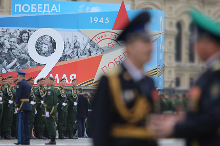 Без Прилучного и Дюжева: гайд по праздничным мероприятиям ко Дню Победы