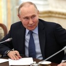 Путин наградил подростков, спасавших людей во время теракта в «Крокусе»