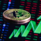 Биткоин вырос до $35 тысяч впервые с мая 2022 года