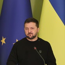 Зеленский: ситуация на фронте не патовая
