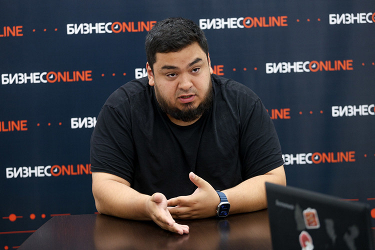 «Я счастлив от этой истории!»: первое интервью президента футбольного клуба, купленного на «Авито»