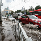 В Казани из-за затопленных улиц временно изменили маршруты троллейбусов и трамваев