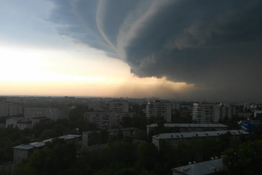 Ураган обрушился на Барнаул