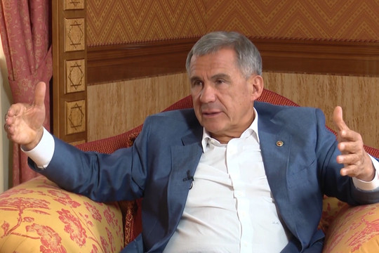 Рустам Минниханов дал интервью перед посланием Госсовету Татарстана