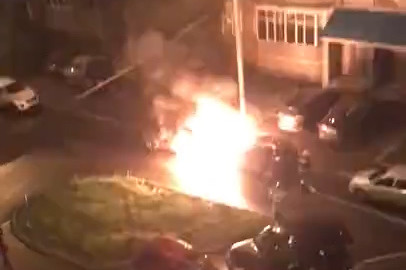 Поджигатель автомобиля в Казани попал на видео