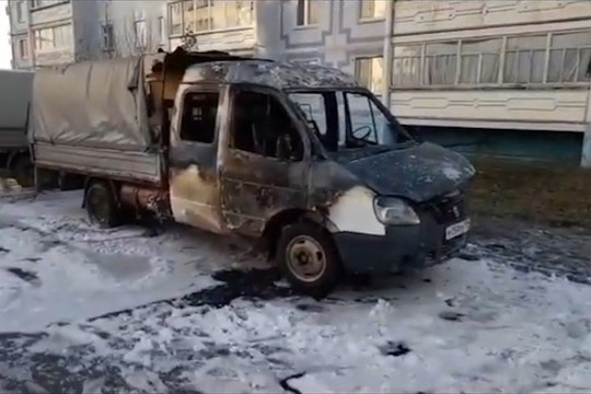 Пожарные Альметьевска предотвратили взрыв ГБО в горящей «газели»