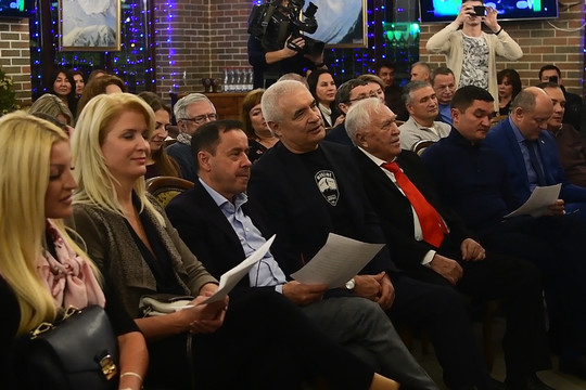 Зуфар Гаязов собрал у себя клуб горнолыжников