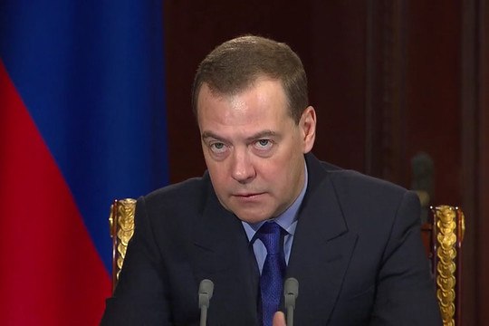 «Хватит болтать, надо работать!»: Медведев раскритиковал «Роскосмос»