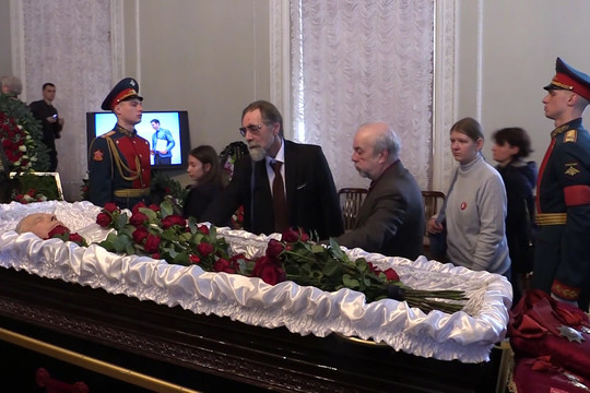 В Санкт-Петербурге простились с Жоресом Алферовым