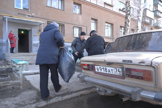 Жители пострадавшего от взрыва газа дома в Магнитогорске возвращаются домой