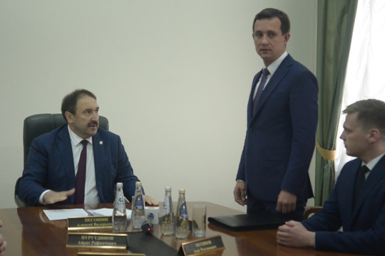 Песошин представил Хайруллина коллективу минсвязи