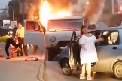 В Казани сгорел микроавтобус
