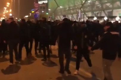 В Будапеште полицейским пришлось разгонять футбольных фанатов после матча с ЦСКА