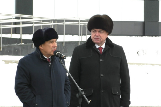 Минниханов в Челнах: новая уборочная техника и заселение соципотечного дома