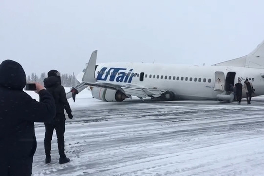 Самолет из Москвы совершил жесткую посадку в Коми