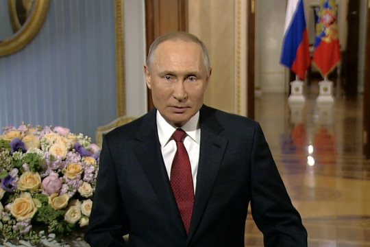 Владимир Путин поздравил женщин с 8 Марта