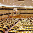 Крупнейшая партия Европарламента призвала отключить Россию от SWIFT